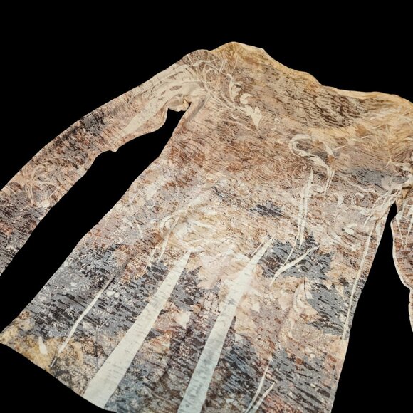 Day Trip Long Sleeve Graphic Top – Size Large – Abstract Nature Print - Picture 5 of 7